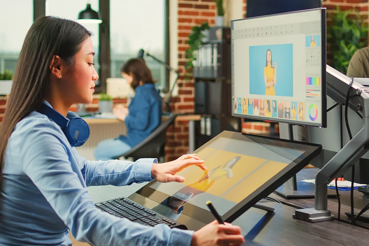 Read more about the article Graphic Designer (Brand & Social Focus)